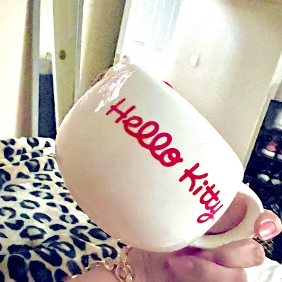 Hello Kitty Mug - Picture 2 of 2